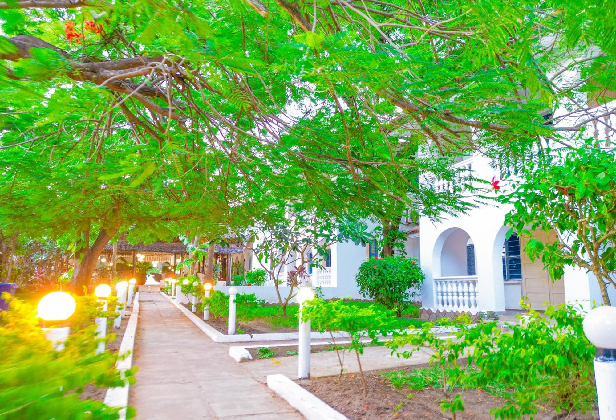 Maasai Resort Mombasa Exterior photo